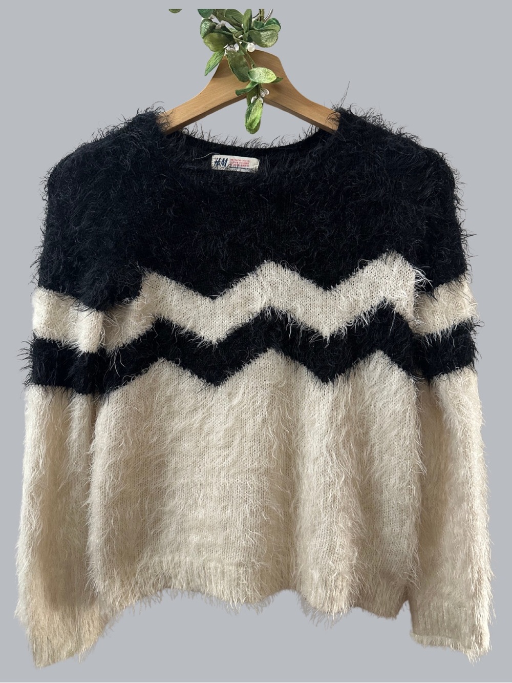 H&M Eyelash Knit Chevron Sweater Pullover SIZE 8-10Y LARGE Cozy Soft
